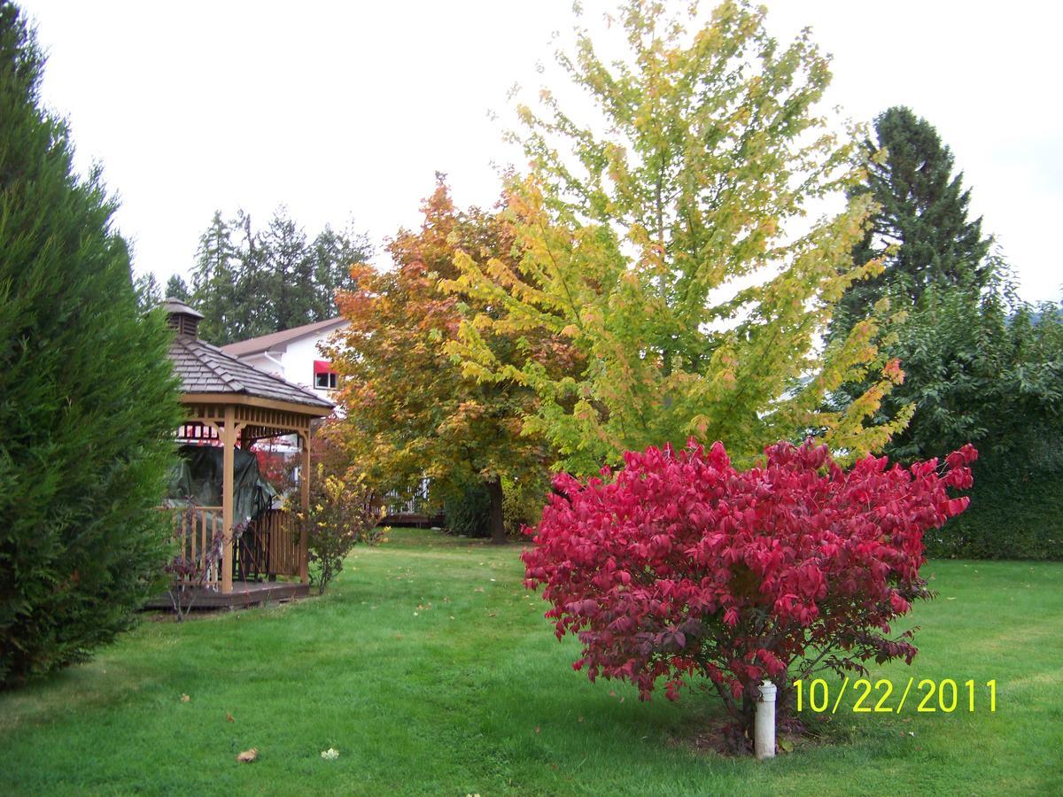 Bavarian Orchard Motel Creston Exterior foto